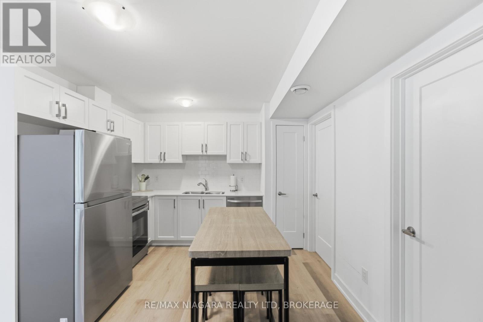 4263 Fourth Avenue — photo 8