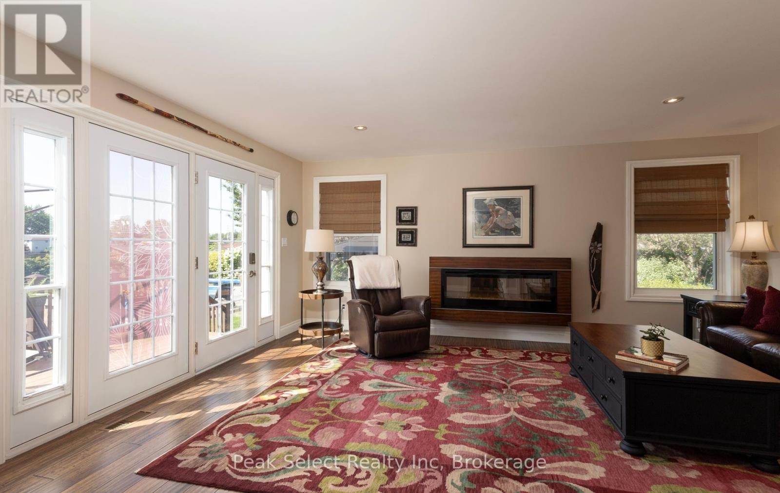 318 ELIZABETH STREET - Image 16