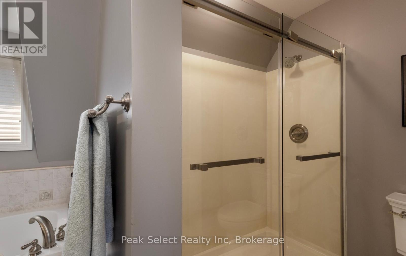 318 ELIZABETH STREET - Image 27