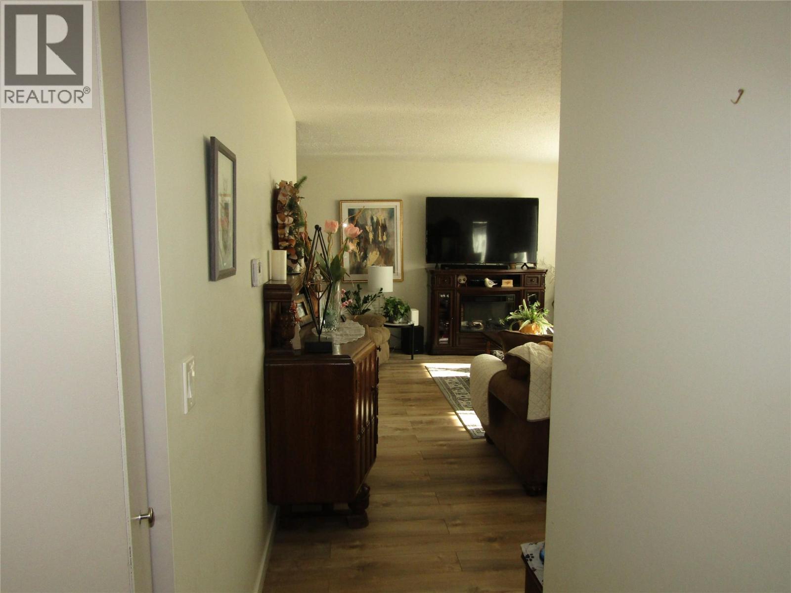 817 Kimberley Avenue - Image 32