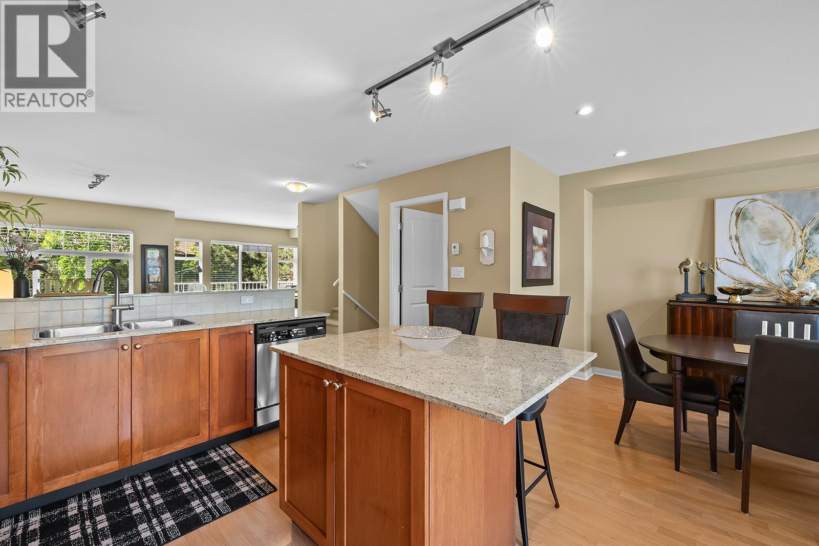 #12 1853 Parkview Crescent - Image 15