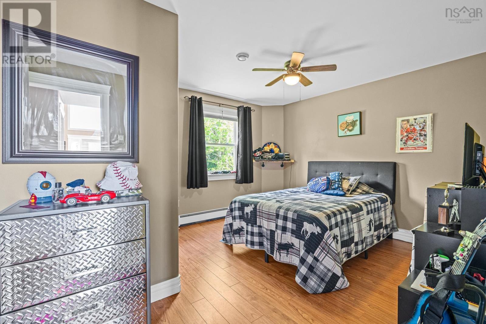 Property 23 of 49 of 2565 Camden Road