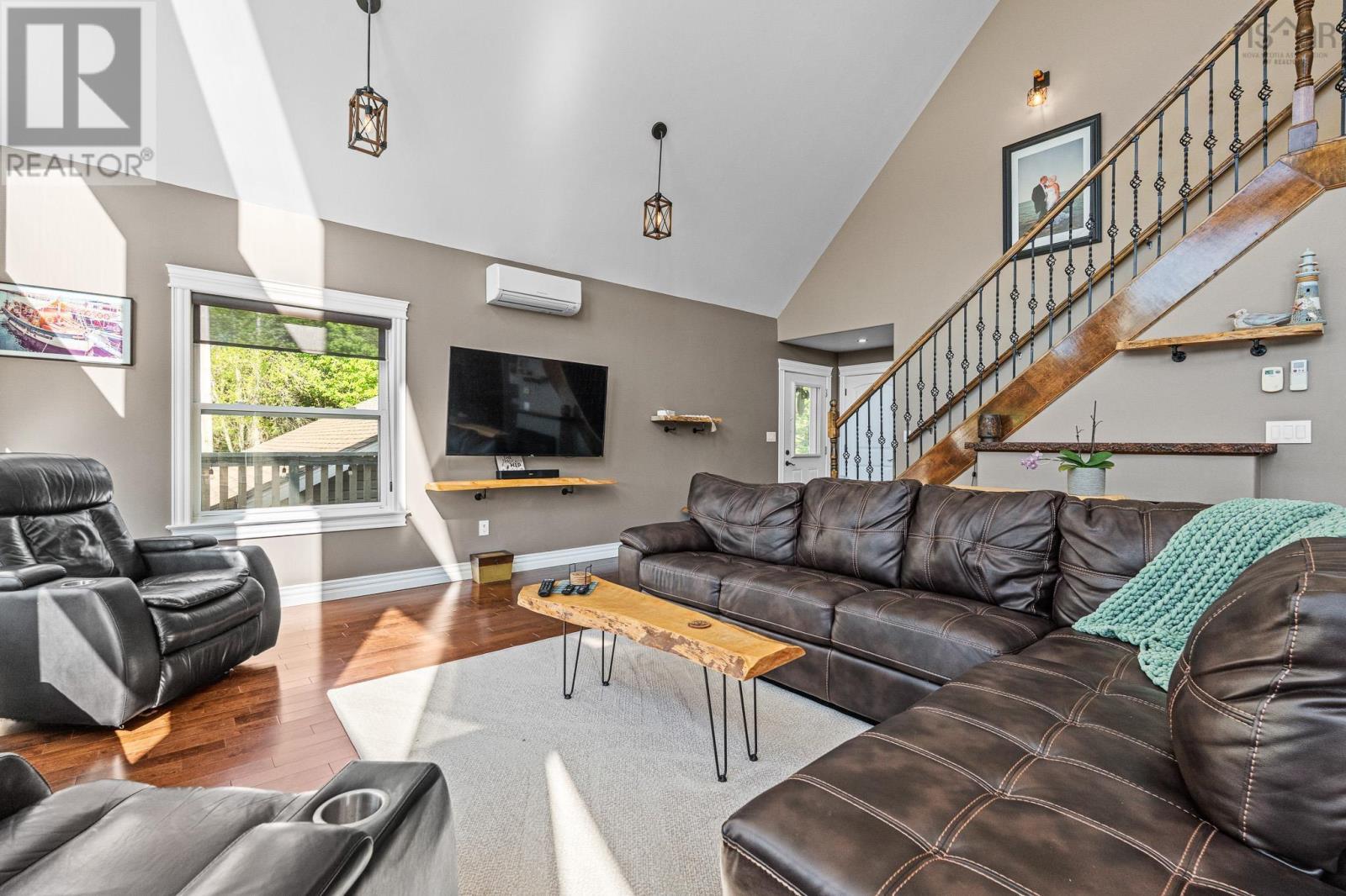 Property 7 of 49 of 2565 Camden Road