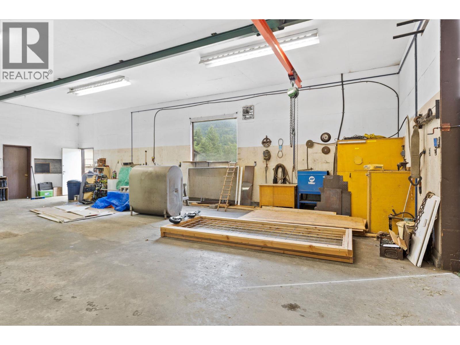 3056 HARMON Road - Image 39