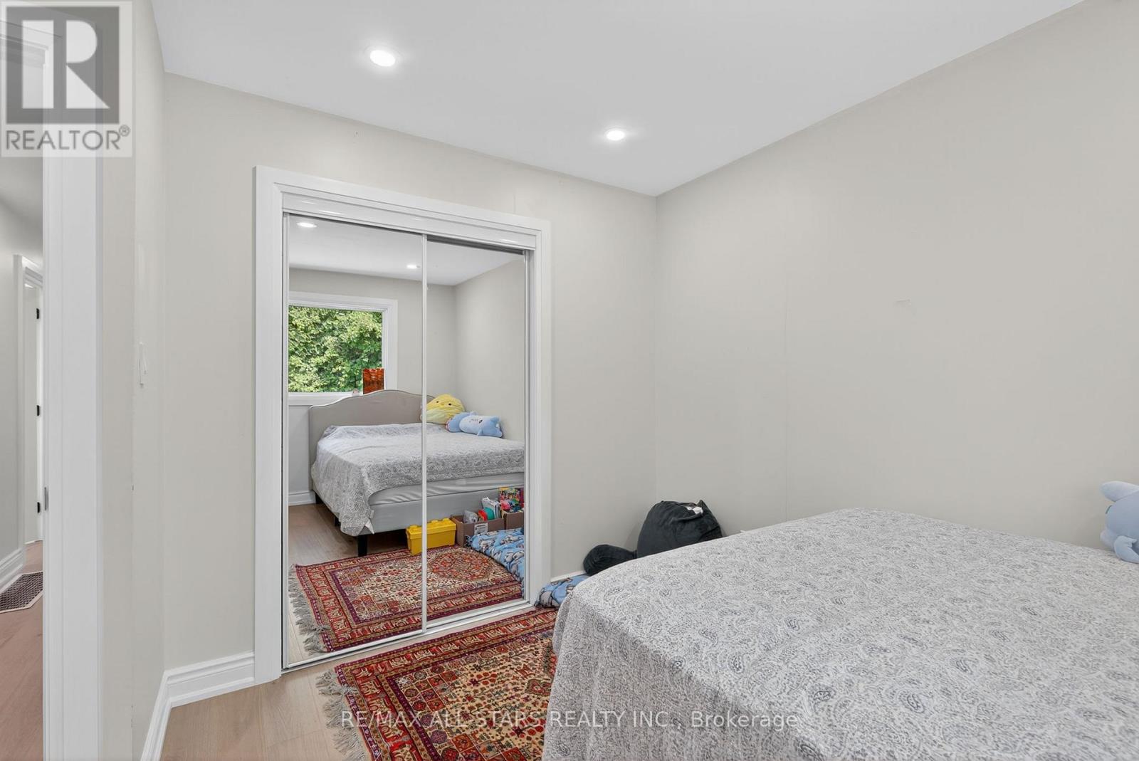 22429 KENNEDY ROAD - 15