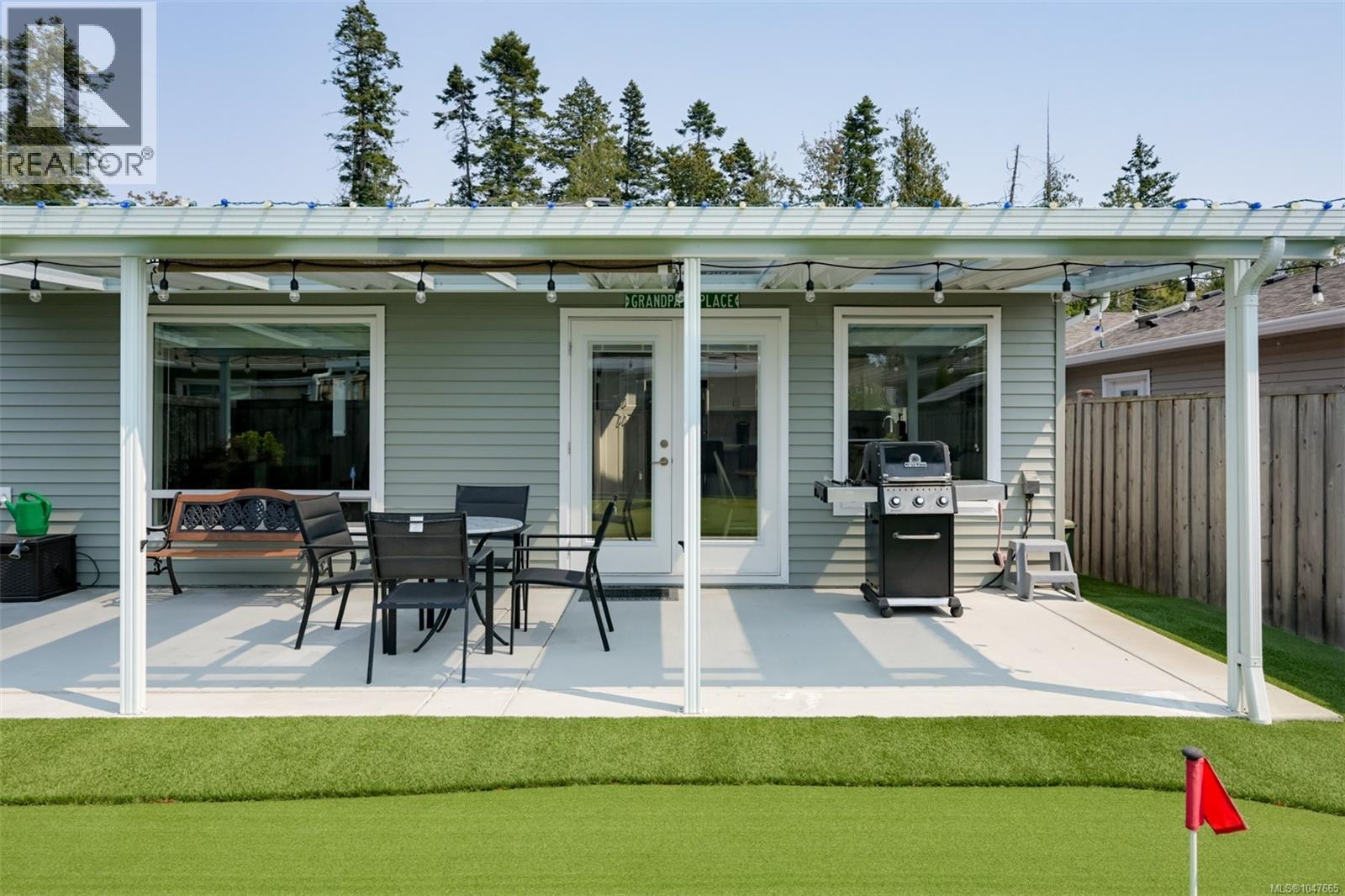22 7586 Tetayut Rd, Central Saanich