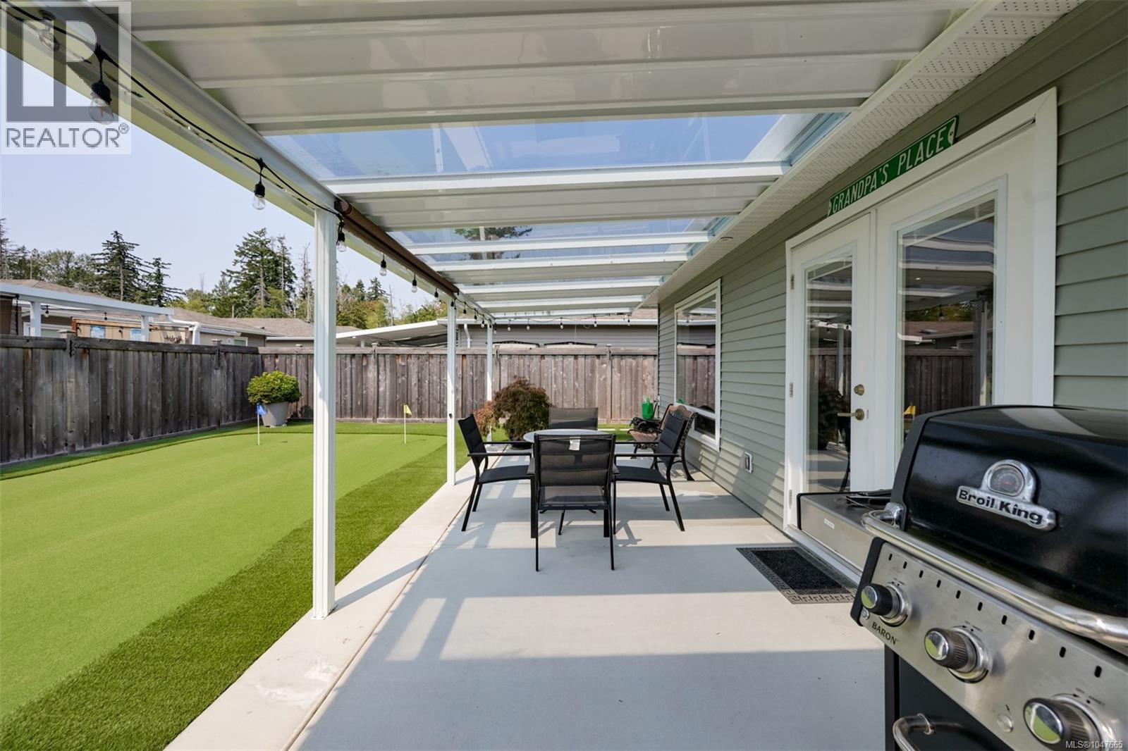 22 7586 Tetayut Rd, Central Saanich
