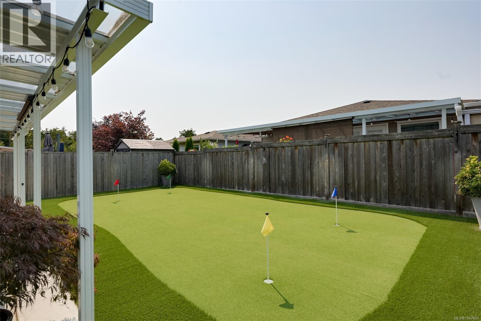 22 7586 Tetayut Rd, Central Saanich