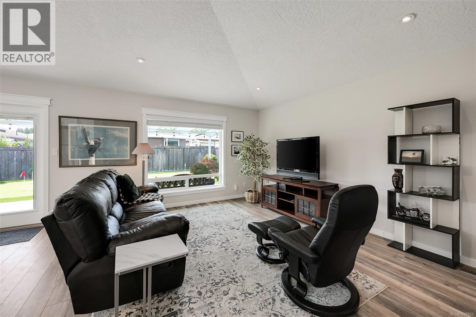 22 7586 Tetayut Rd, Central Saanich