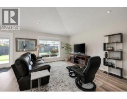 Primary Bedroom - 22 7586 Tetayut Rd, Central Saanich, BC V8M0B4 Photo 6