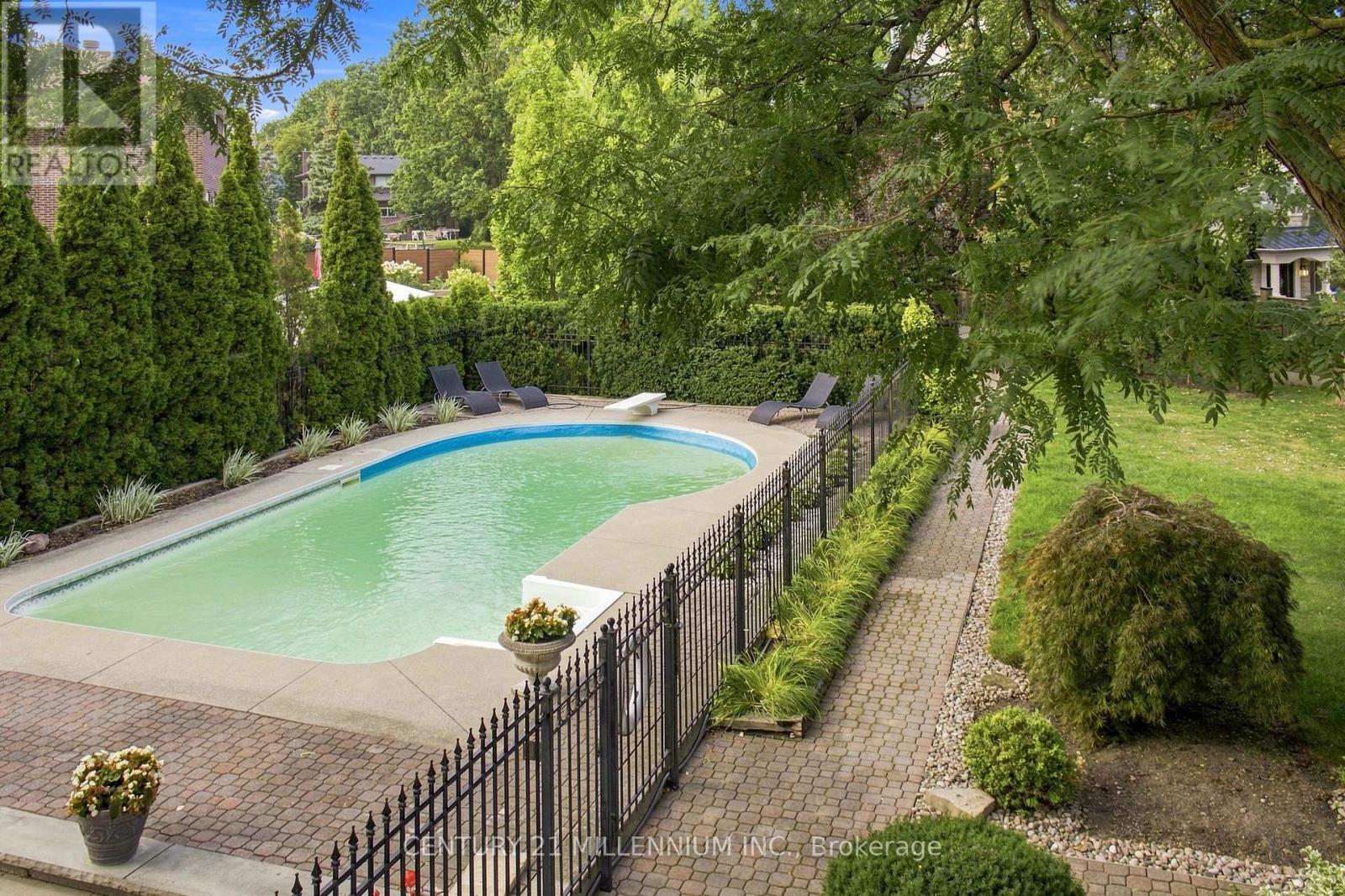 44 WIGWOSS DRIVE - 38