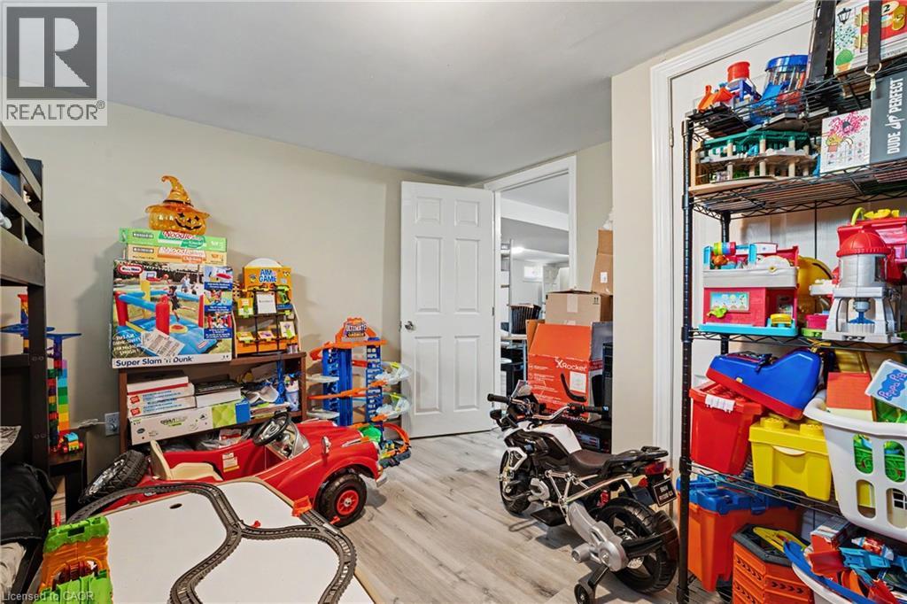 99 MARTINDALE Road - Image 31