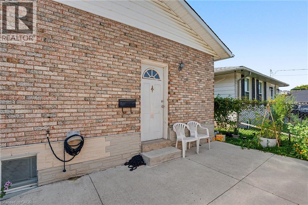 99 MARTINDALE Road - Image 33
