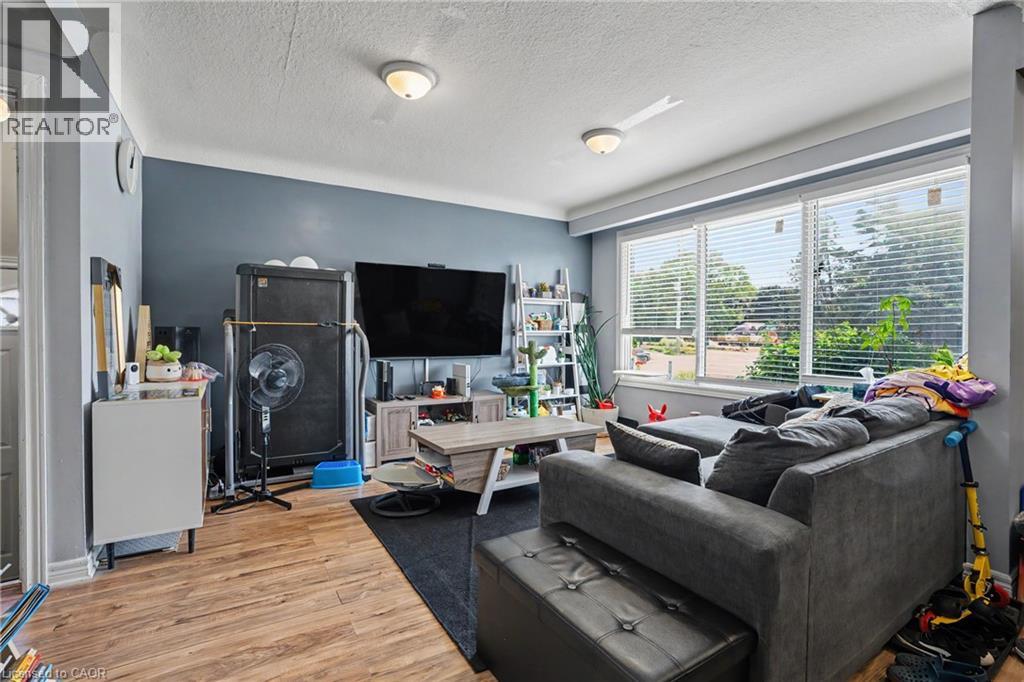 99 MARTINDALE Road - Image 7