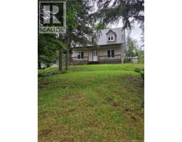 Living room/Dining room - 1105 Route 595, Central Waterville, NB E6G2K4 Photo 6