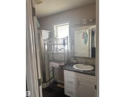 10 Mackenzie Ranch Wy, Lacombe, AB T4L0A7 Photo 9