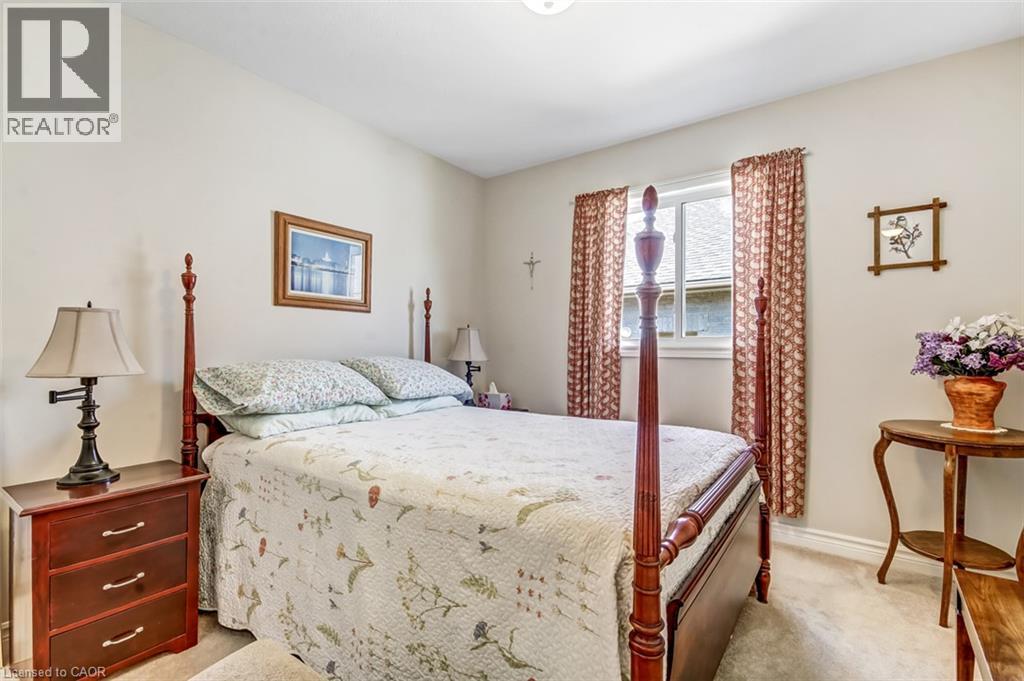 447 QUEEN Street S - 15