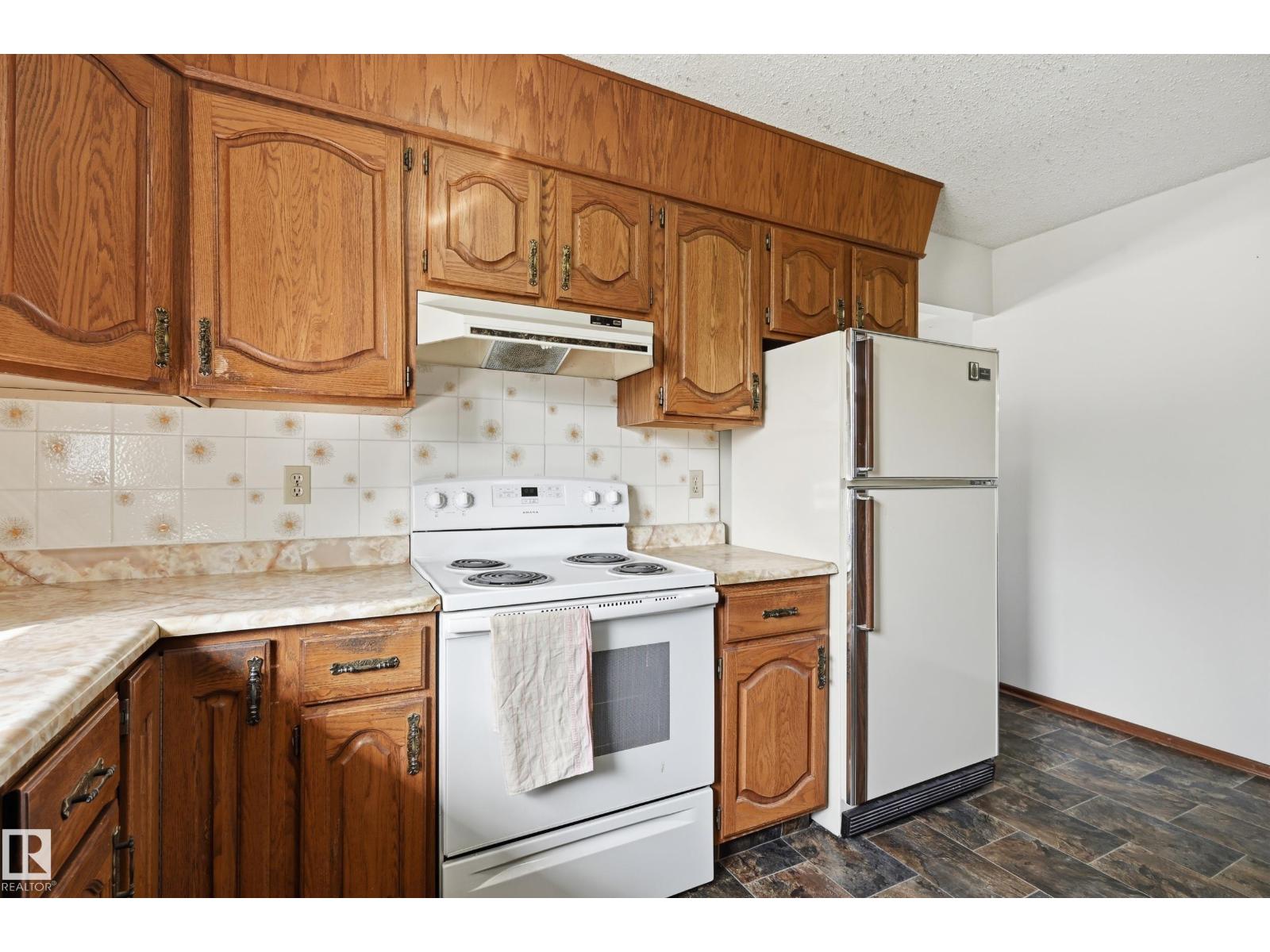 8119 24 AV NW - 7