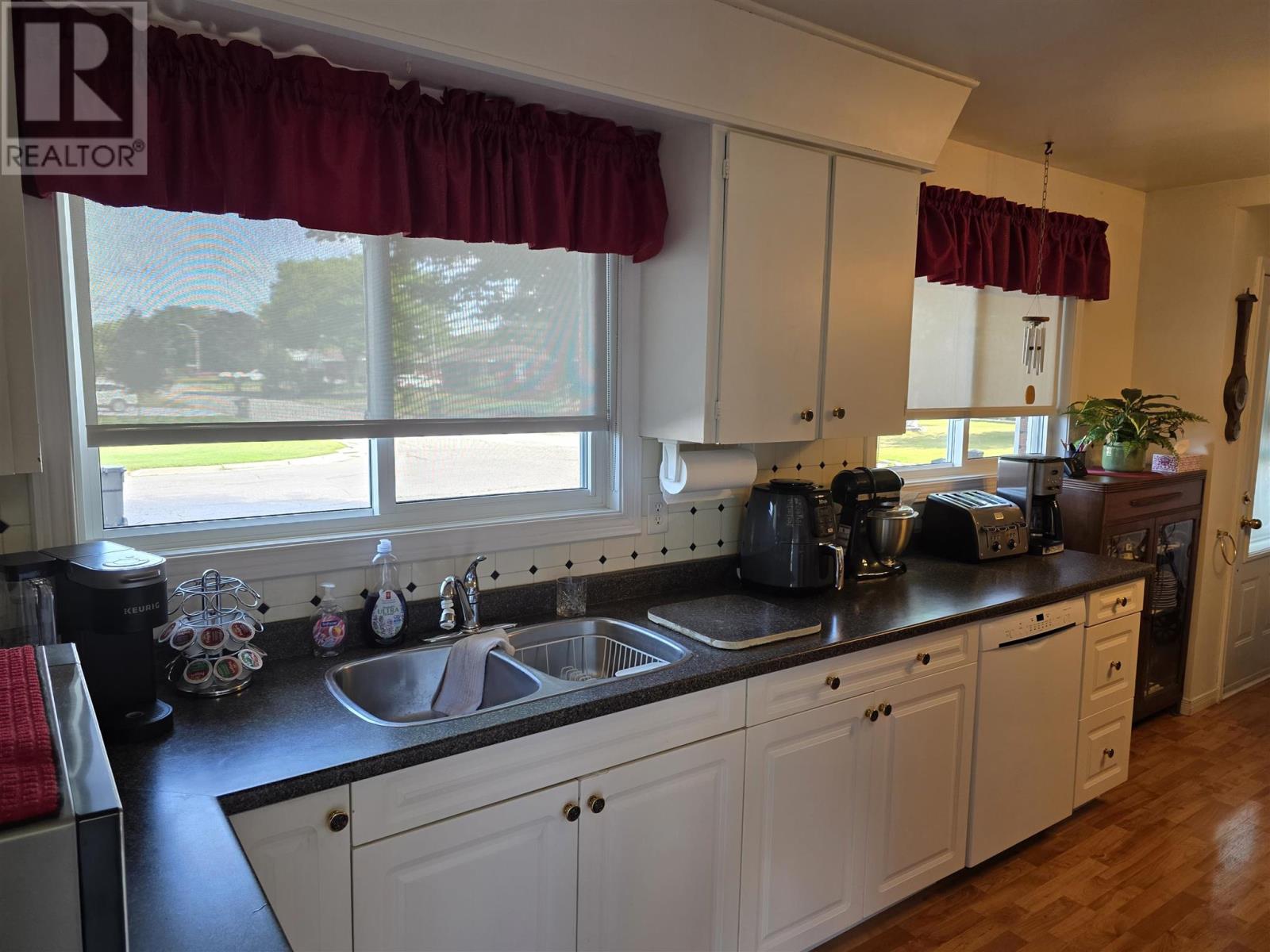 20 St. Michaels SQ - Image 11