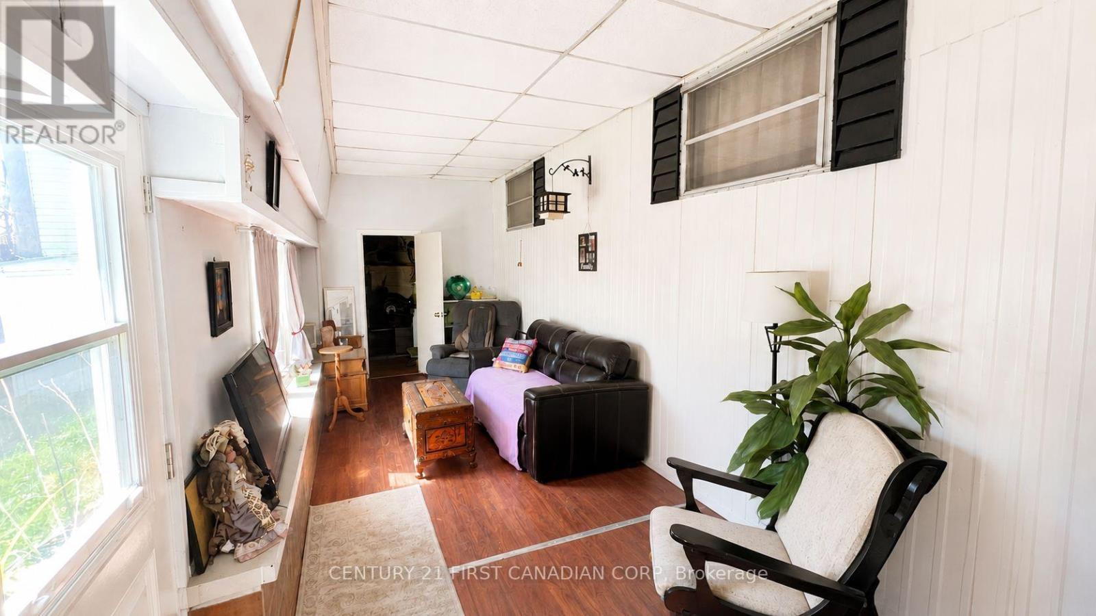 #92 198 SPRINGBANK DRIVE - Image 4