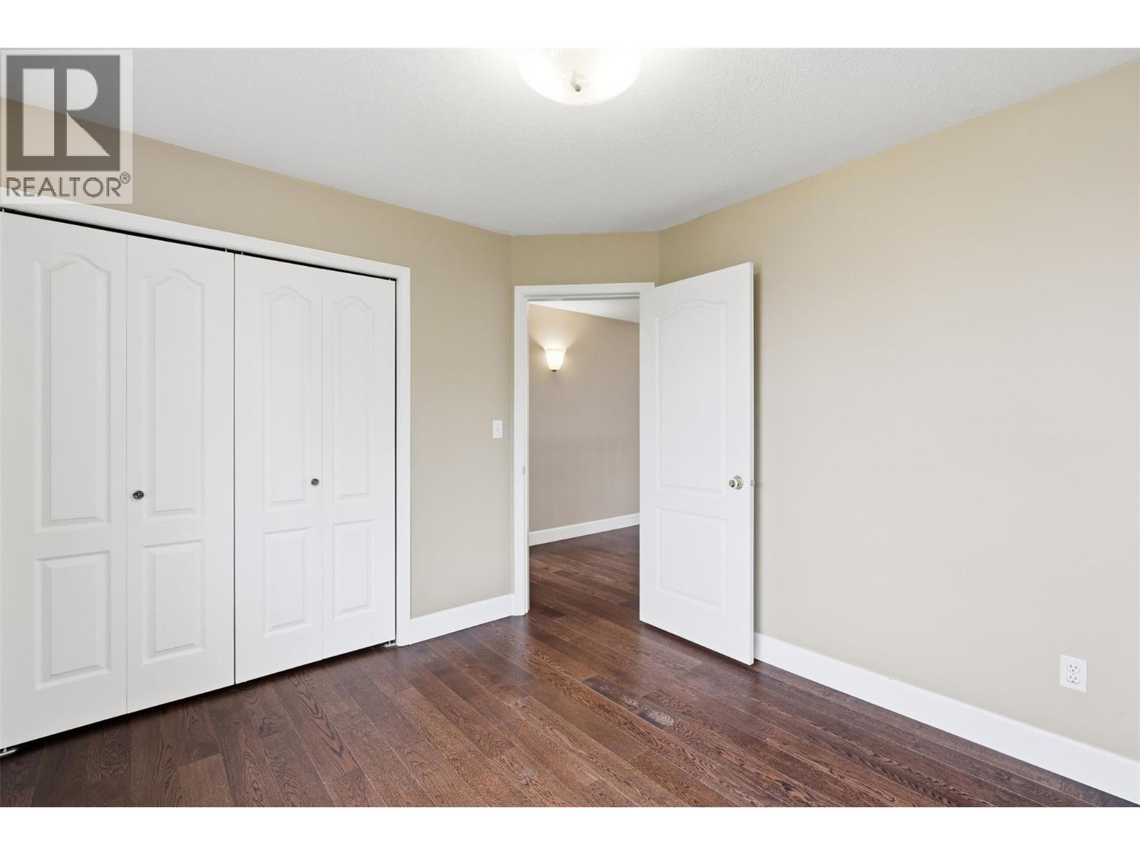 1954 Stirling Drive - 36