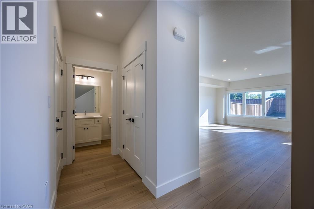 115 AMBER Street - Image 8