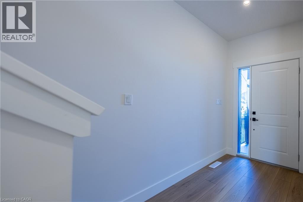 107 AMBER Street - 13