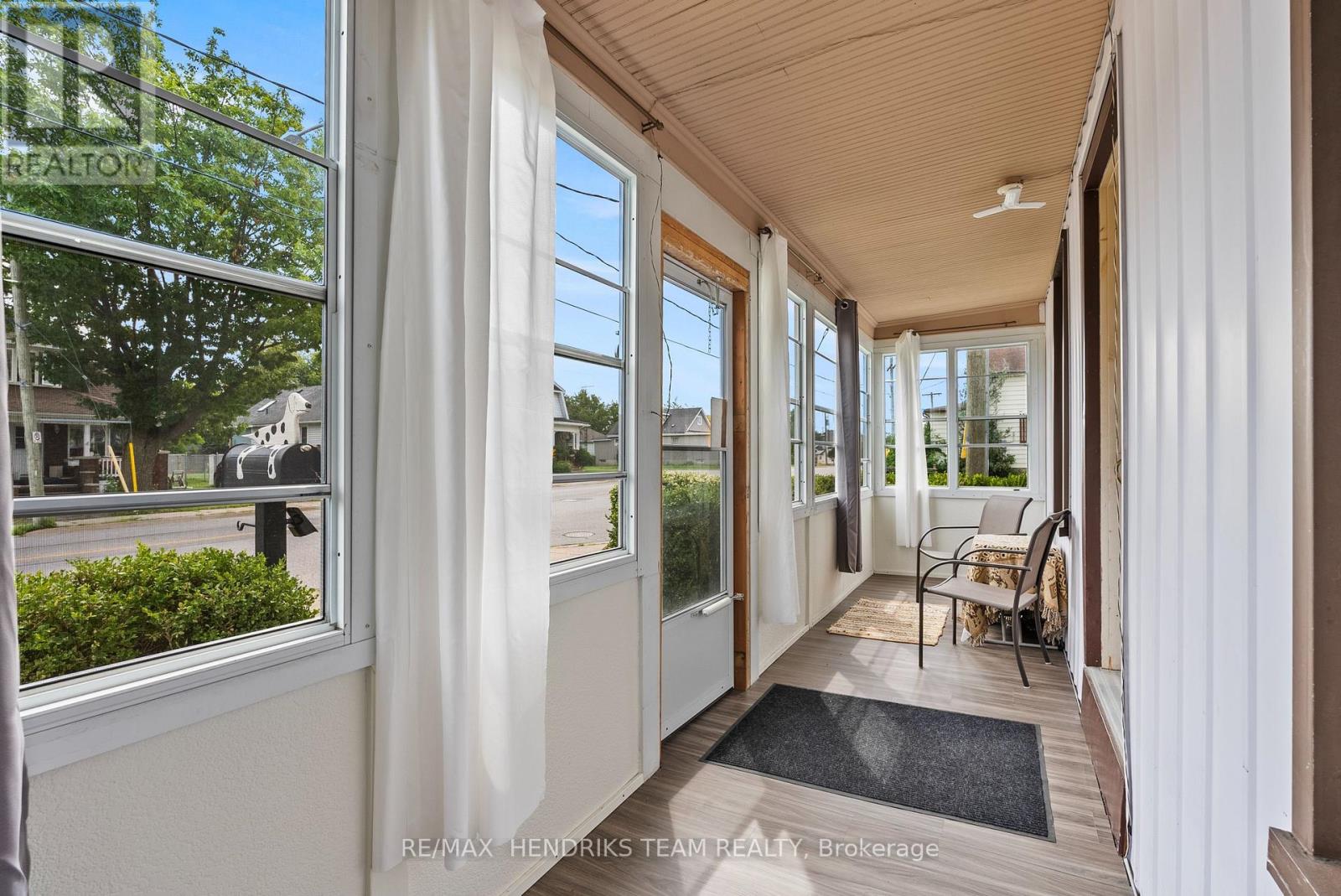 85 PINE STREET S - 18