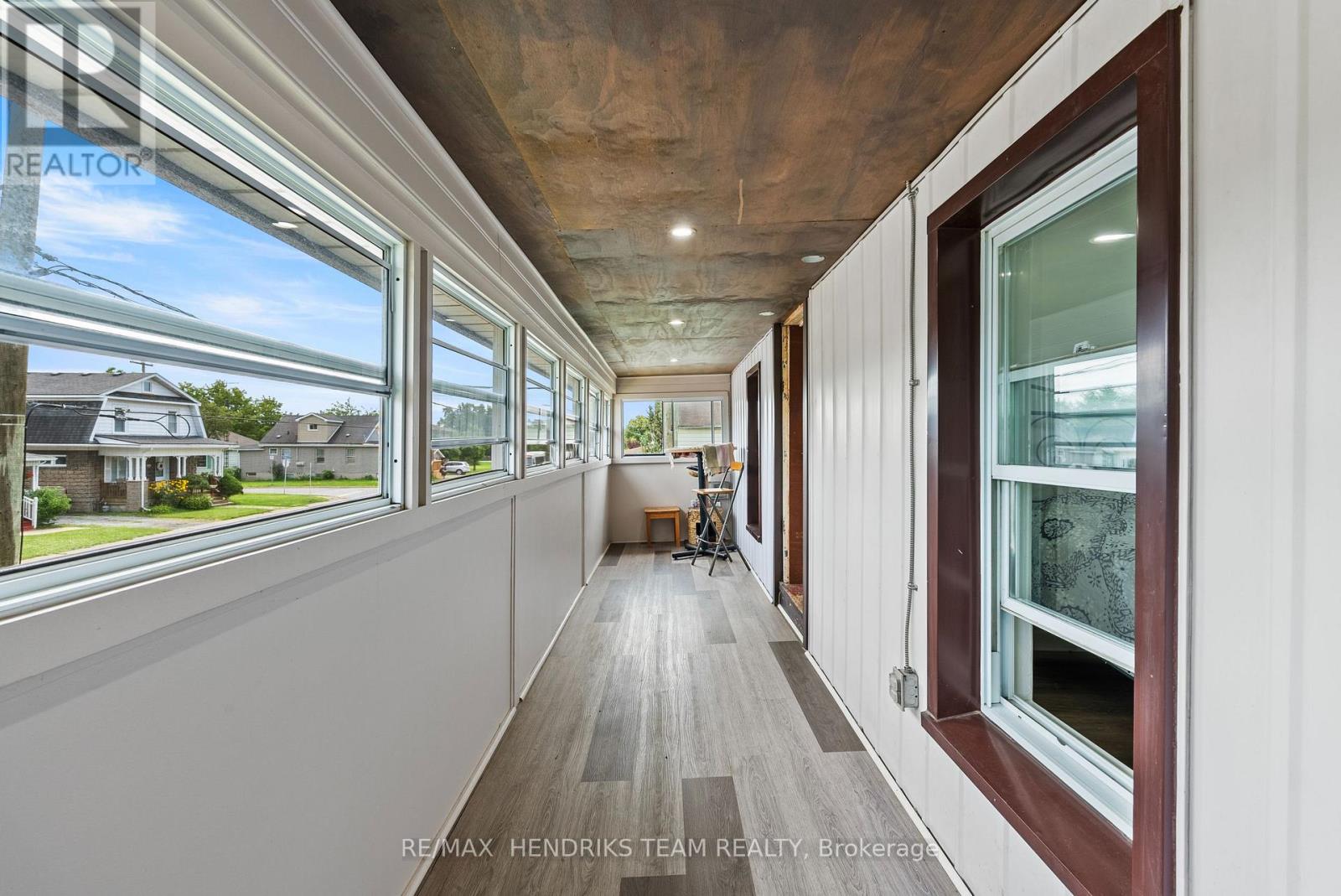 85 PINE STREET S - 27