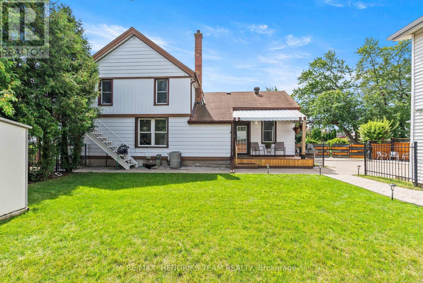 85 PINE STREET S - Image 29