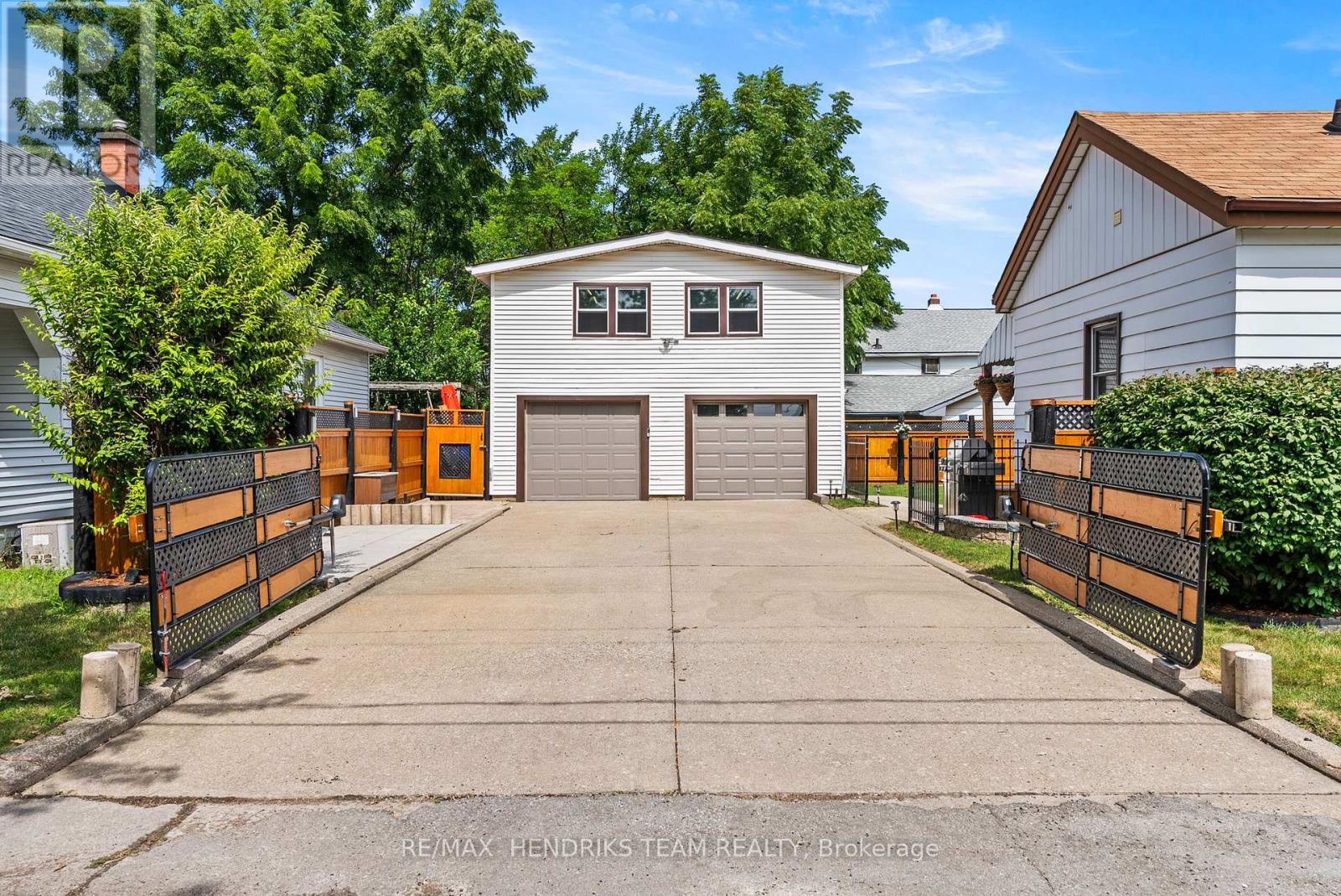 85 PINE STREET S - Image 3