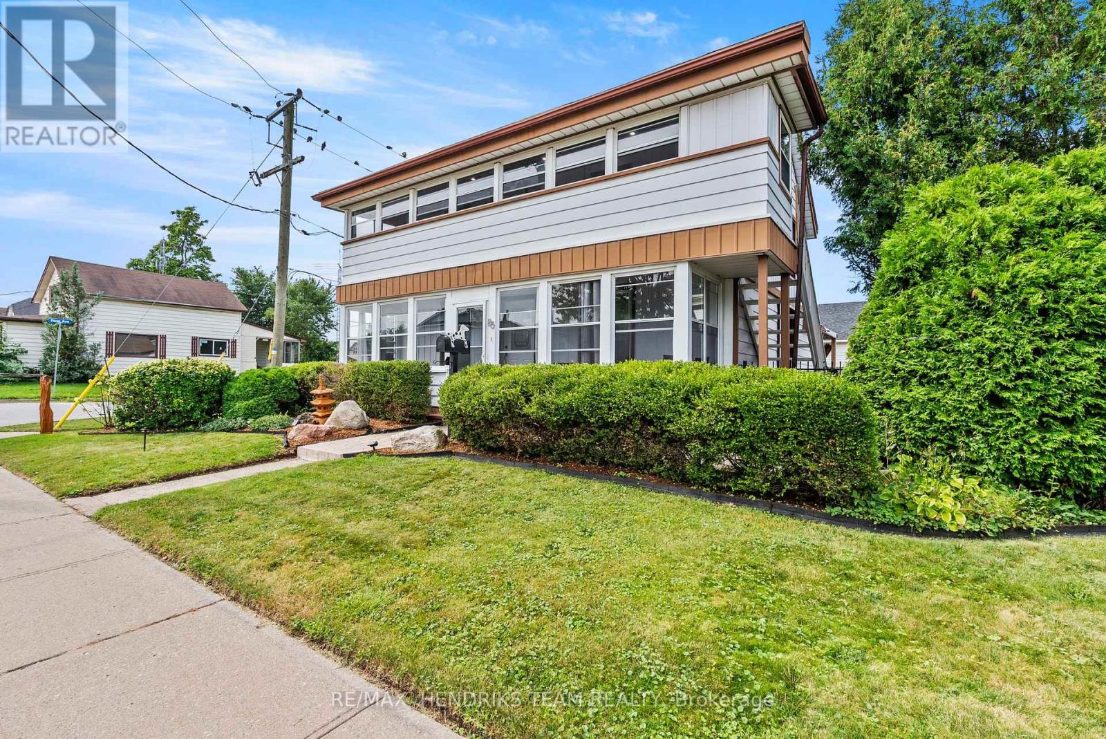 85 PINE STREET S - Image 36
