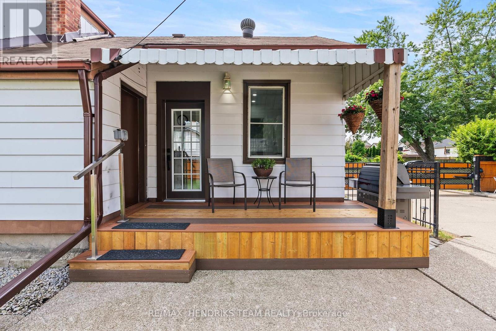 85 PINE STREET S - 6