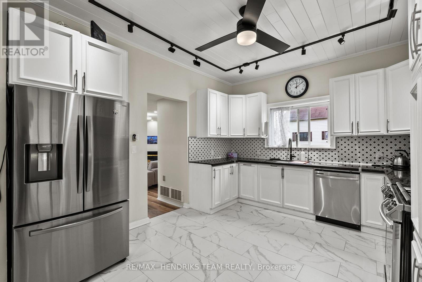 85 PINE STREET S - 7
