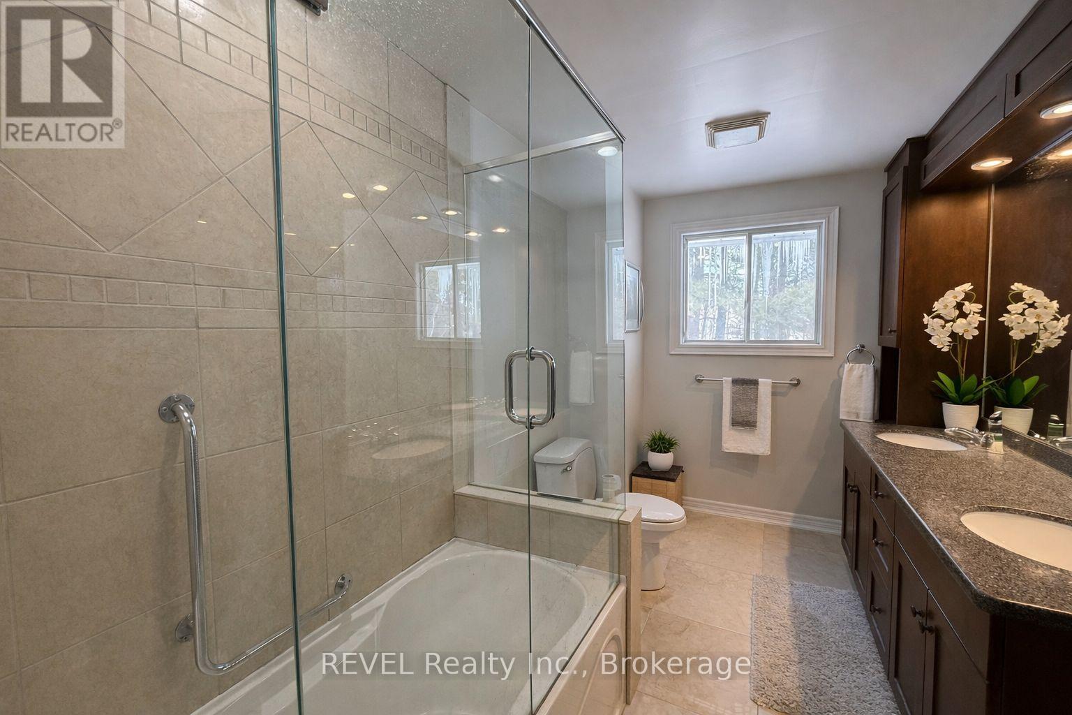 1490 York Road, Niagara-on-the-Lake (St. Davids), Ontario, L0S1P0, Niagara-on-the-Lake (St. Davids), Ontario — photo 4 of 5