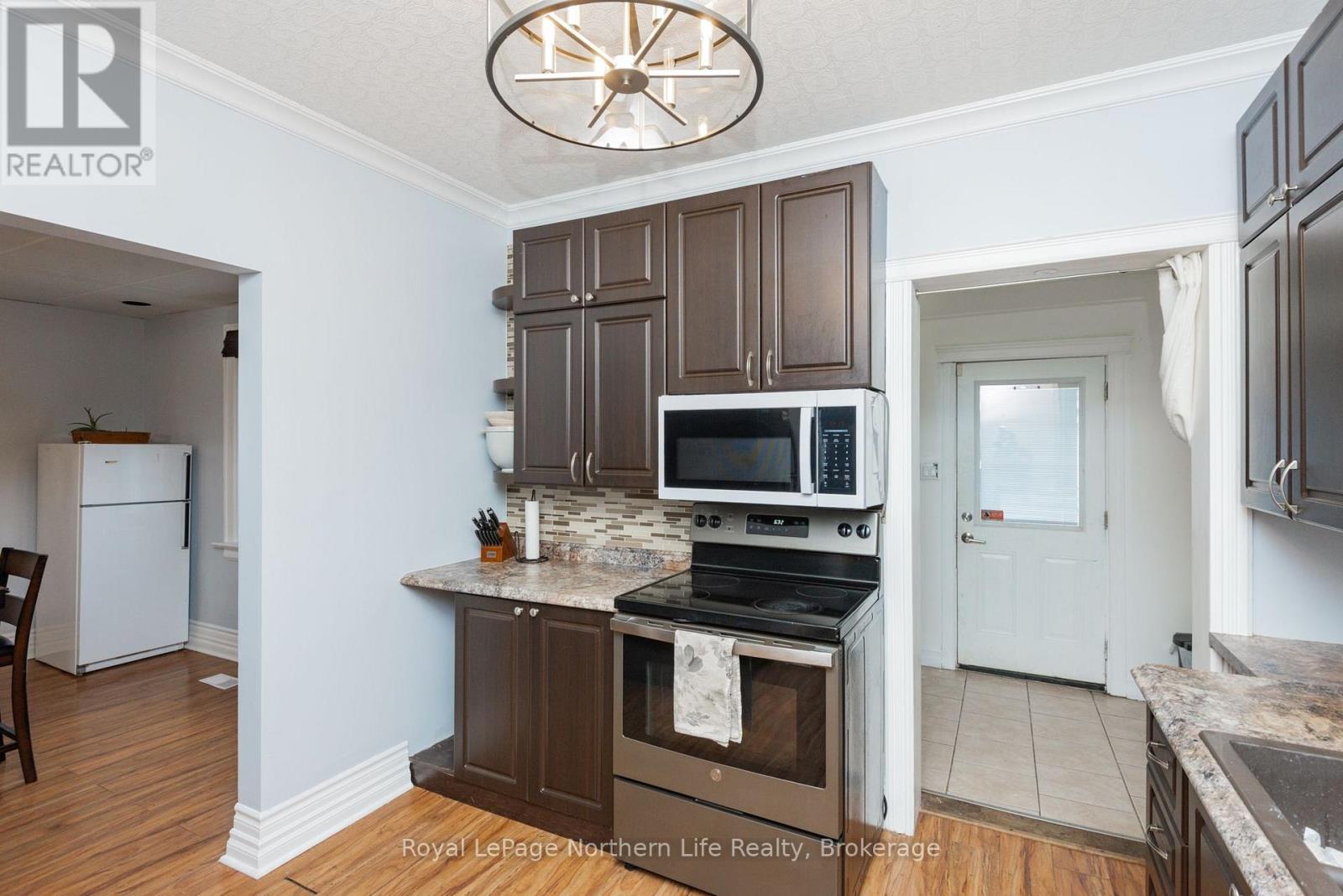 583 WYLD STREET - 10