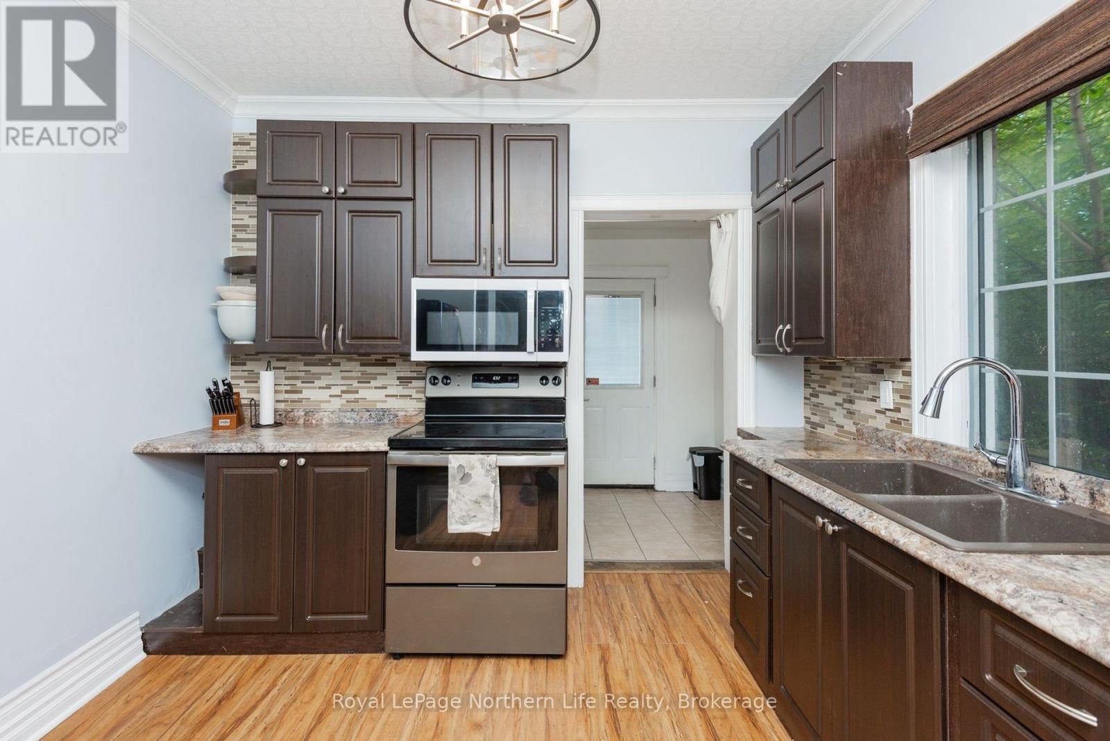 583 WYLD STREET - Image 11