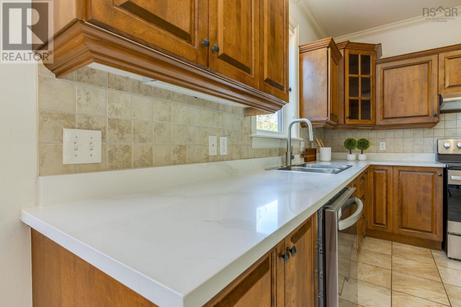 15 Kingsbury Way - 8