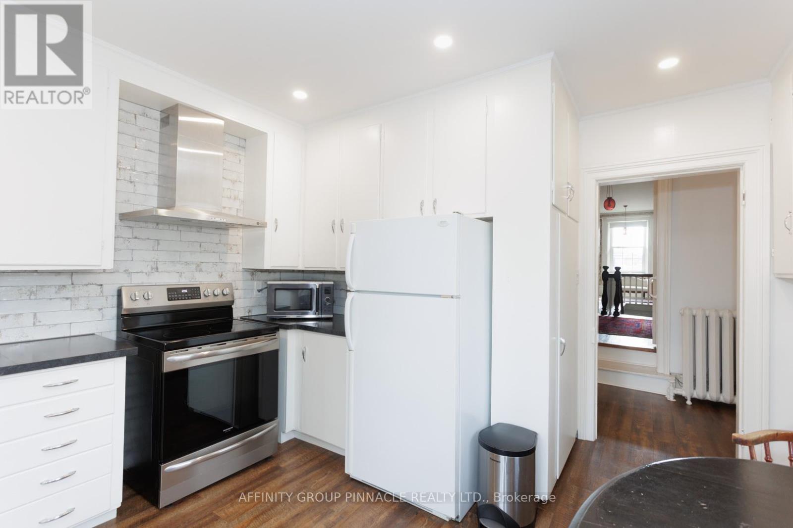 12 RUSSELL STREET E - Image 30
