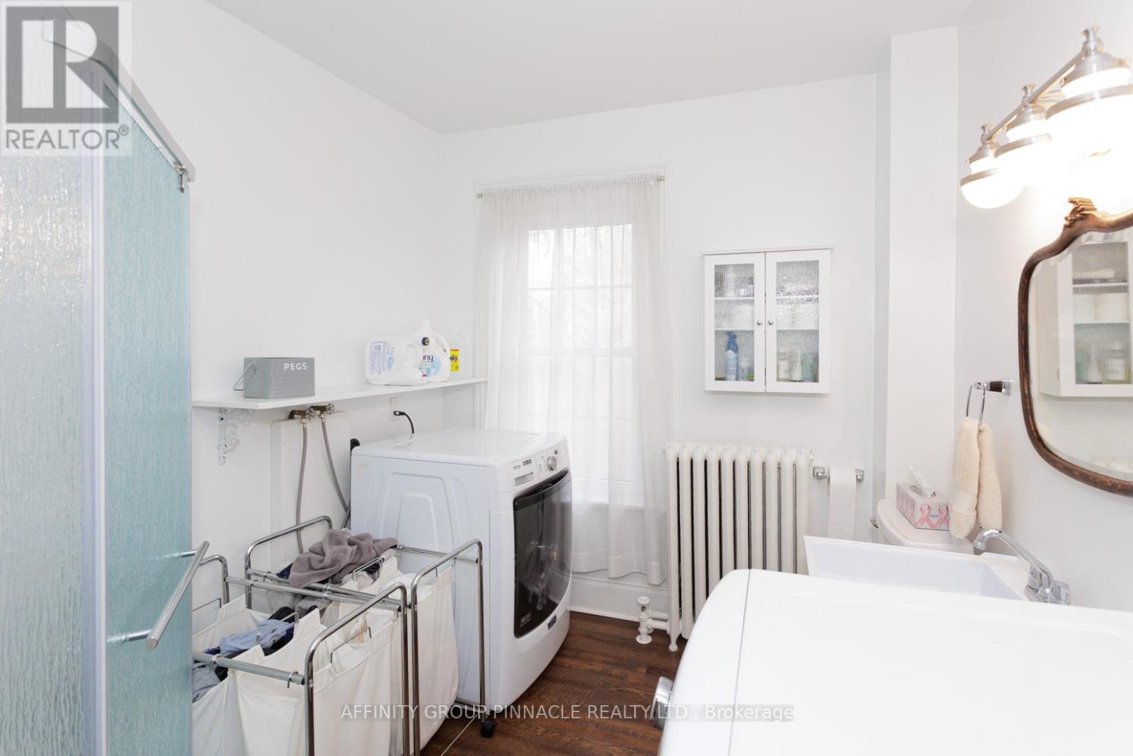 12 RUSSELL STREET E - Image 32