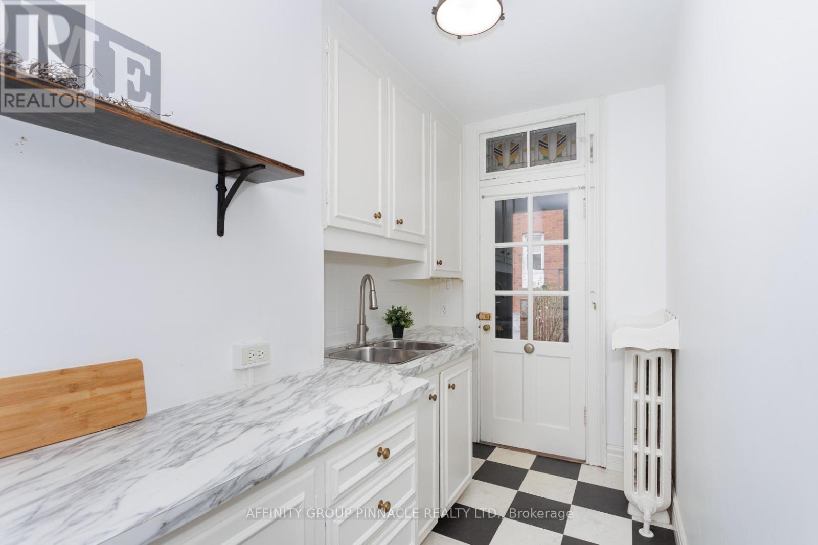 12 RUSSELL STREET E - Image 7