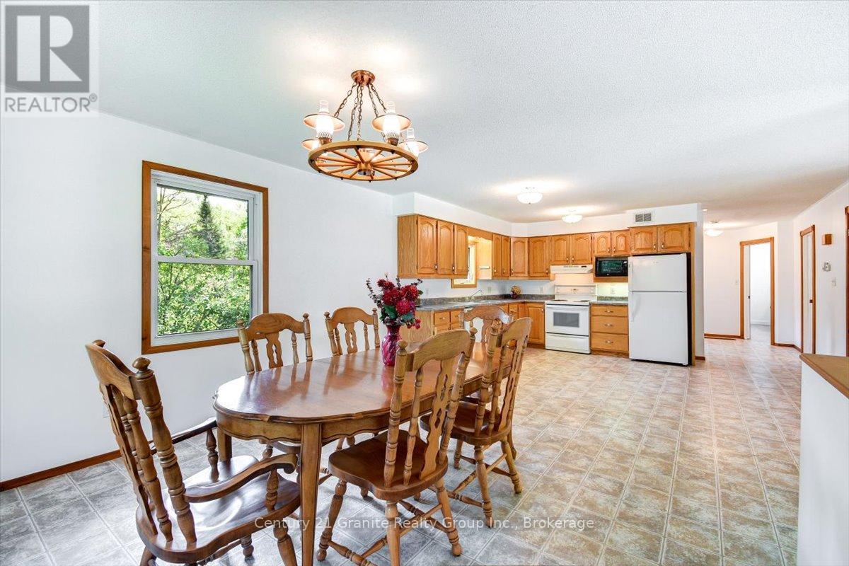 66 HASTINGS STREET S - Image 10