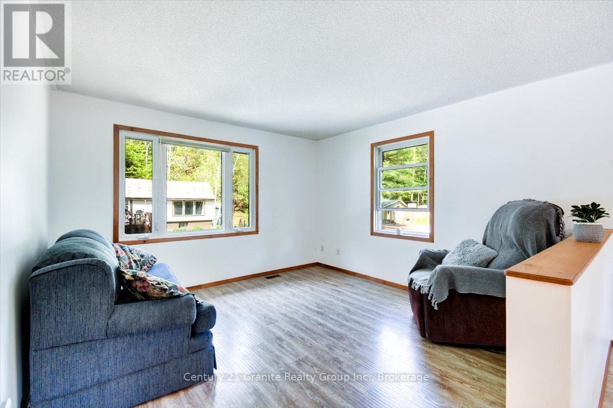 66 HASTINGS STREET S - Image 11
