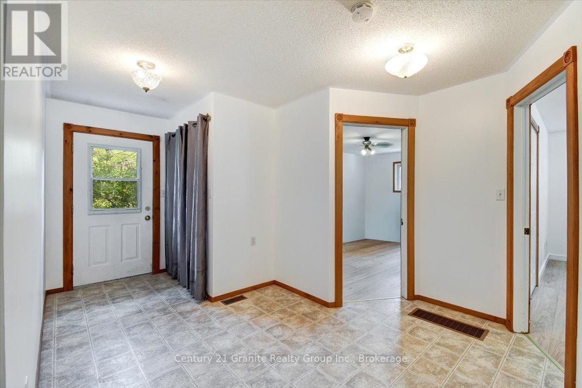 66 HASTINGS STREET S - Image 13