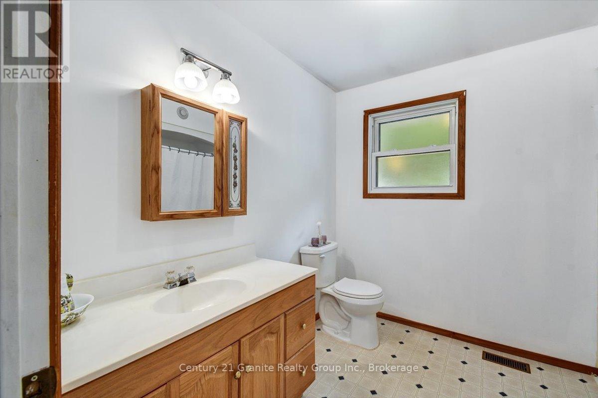 66 HASTINGS STREET S - Image 19