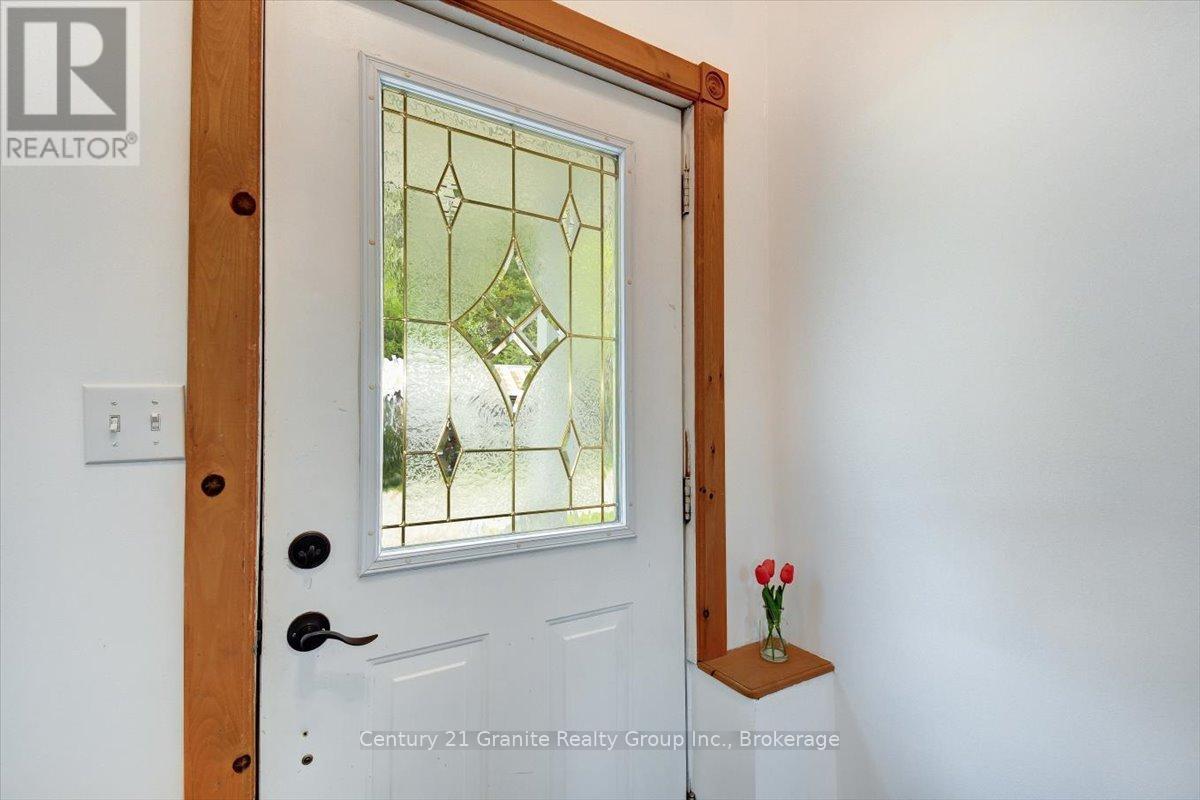 66 HASTINGS STREET S - Image 3
