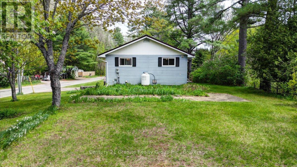 66 HASTINGS STREET S - Image 30