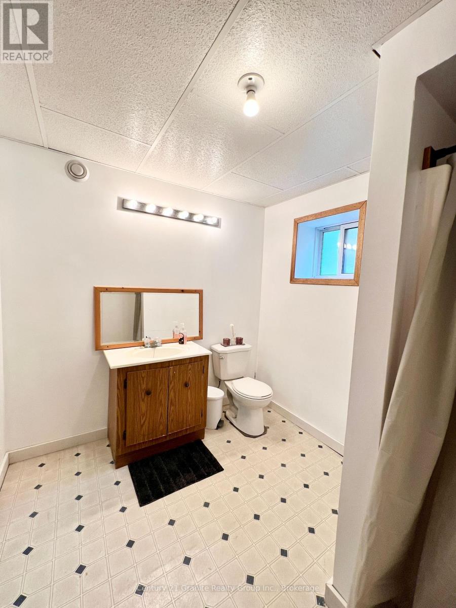 66 HASTINGS STREET S - Image 36