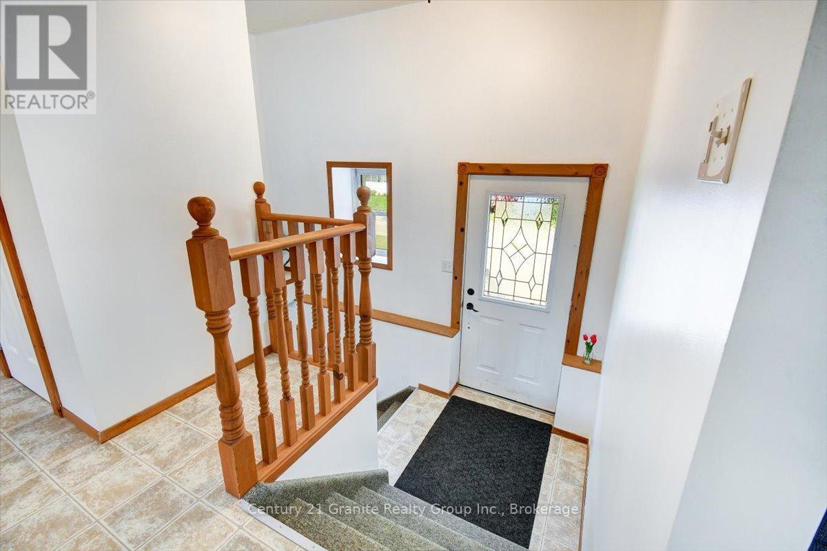 66 HASTINGS STREET S - Image 4