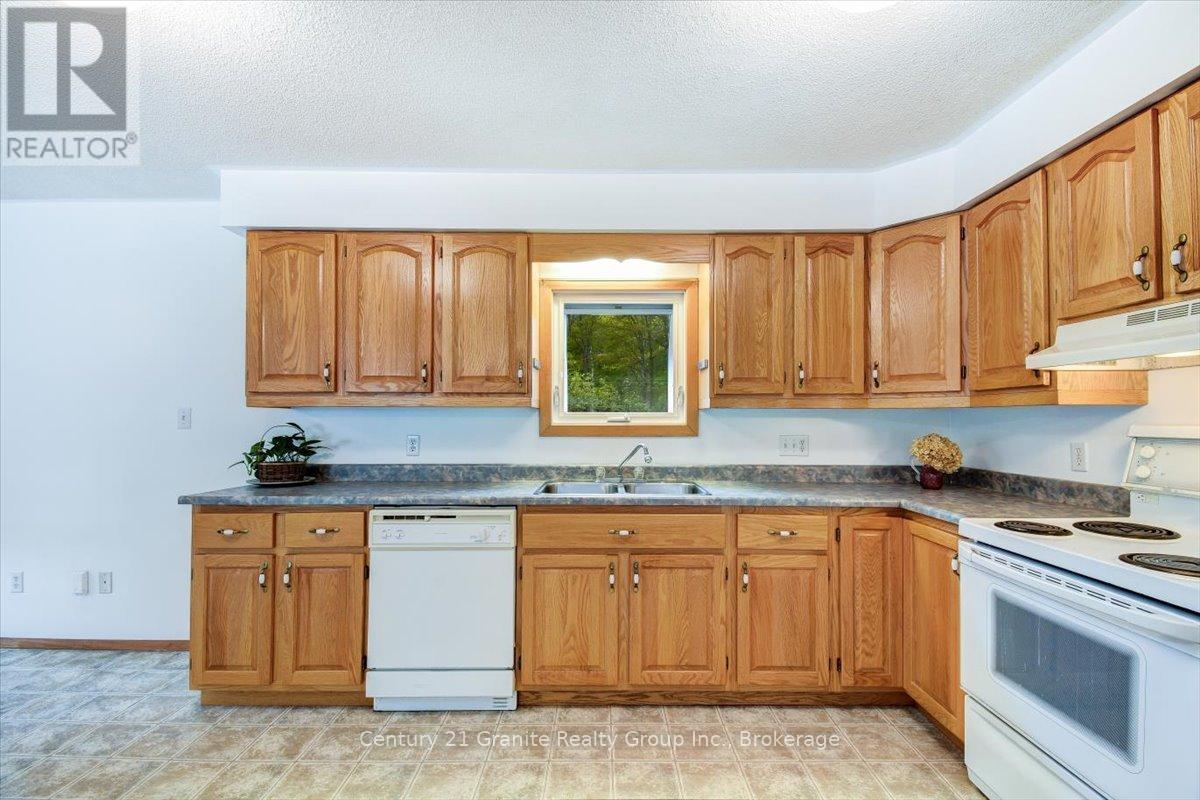 66 HASTINGS STREET S - Image 5